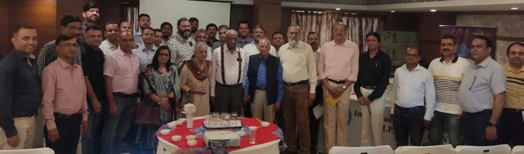 Group photograph at ISLE M.P. State Centre Indore event
